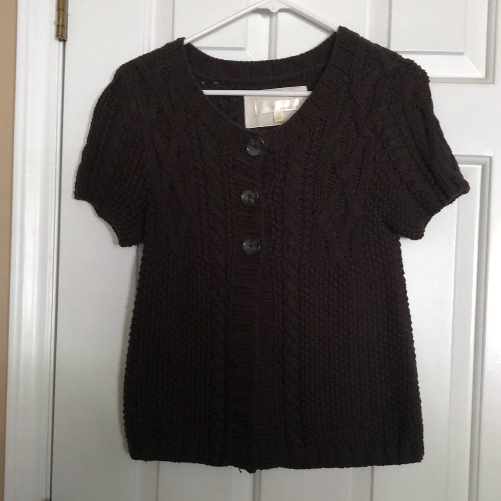 Kaisely short sleeve sweater. Dark grey.